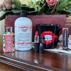 Brand New MAC 691 Ruby Woo Matte Lipstick Coffee Mug Philosophy Candy Cane Set